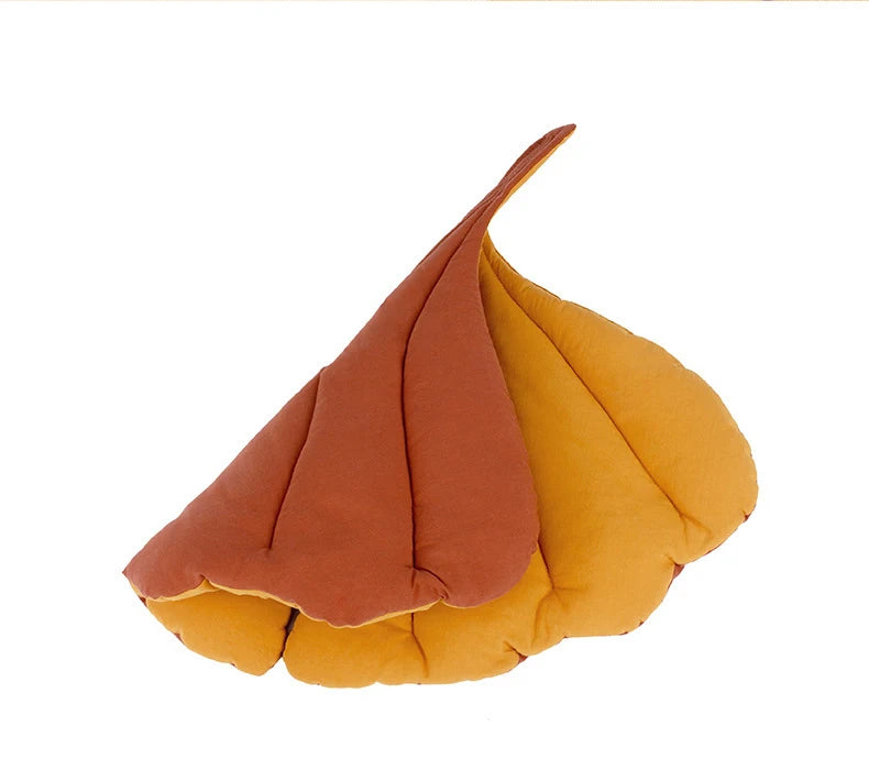leaf shaped plush mat for pets